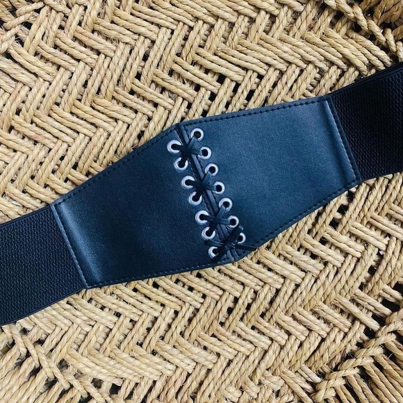 Corset Belt - Picture 2 of 8